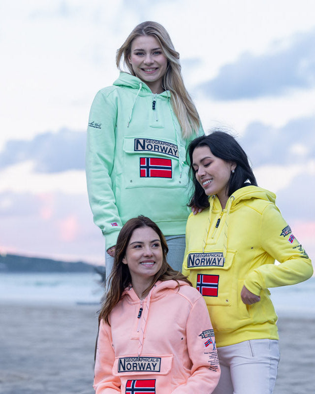 Sudaderas GymClass con 3 modelos
